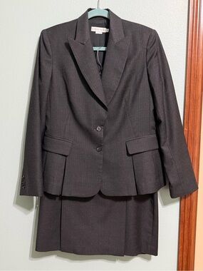 Garfield & Marks Vintage Gray Pinstripe Wool Skirt Suit Set - Blazer & Skirt